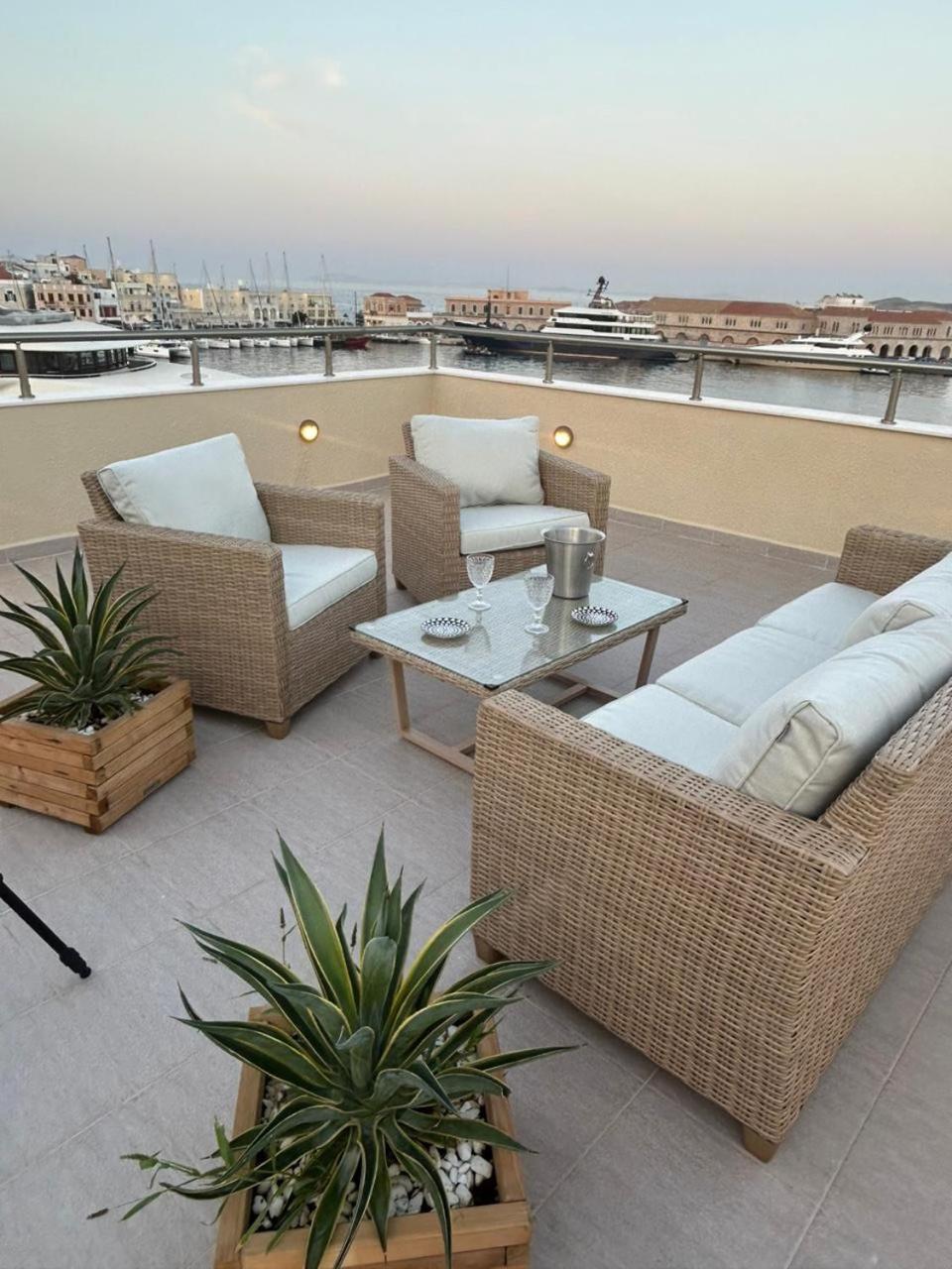 Emilia Suites Ermoúpoli Extérieur photo